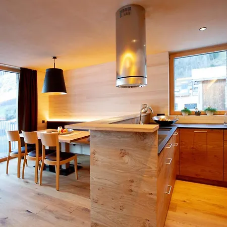 N Apartment *